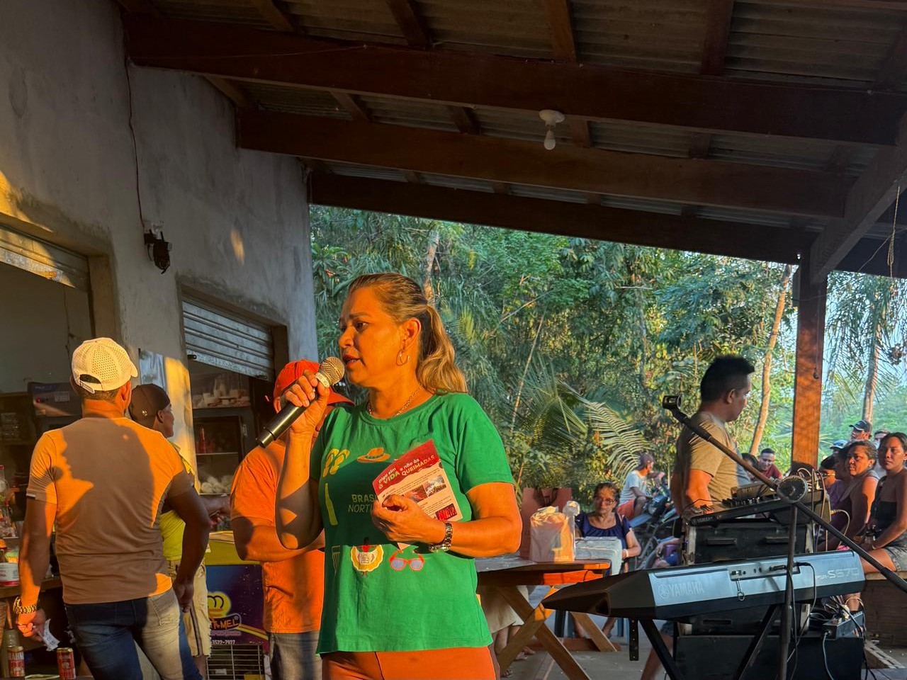 Imagem da notícia: Prefeitura apoia ação educativa de prevenção às queimadas em comunidades da região do Lago Grande