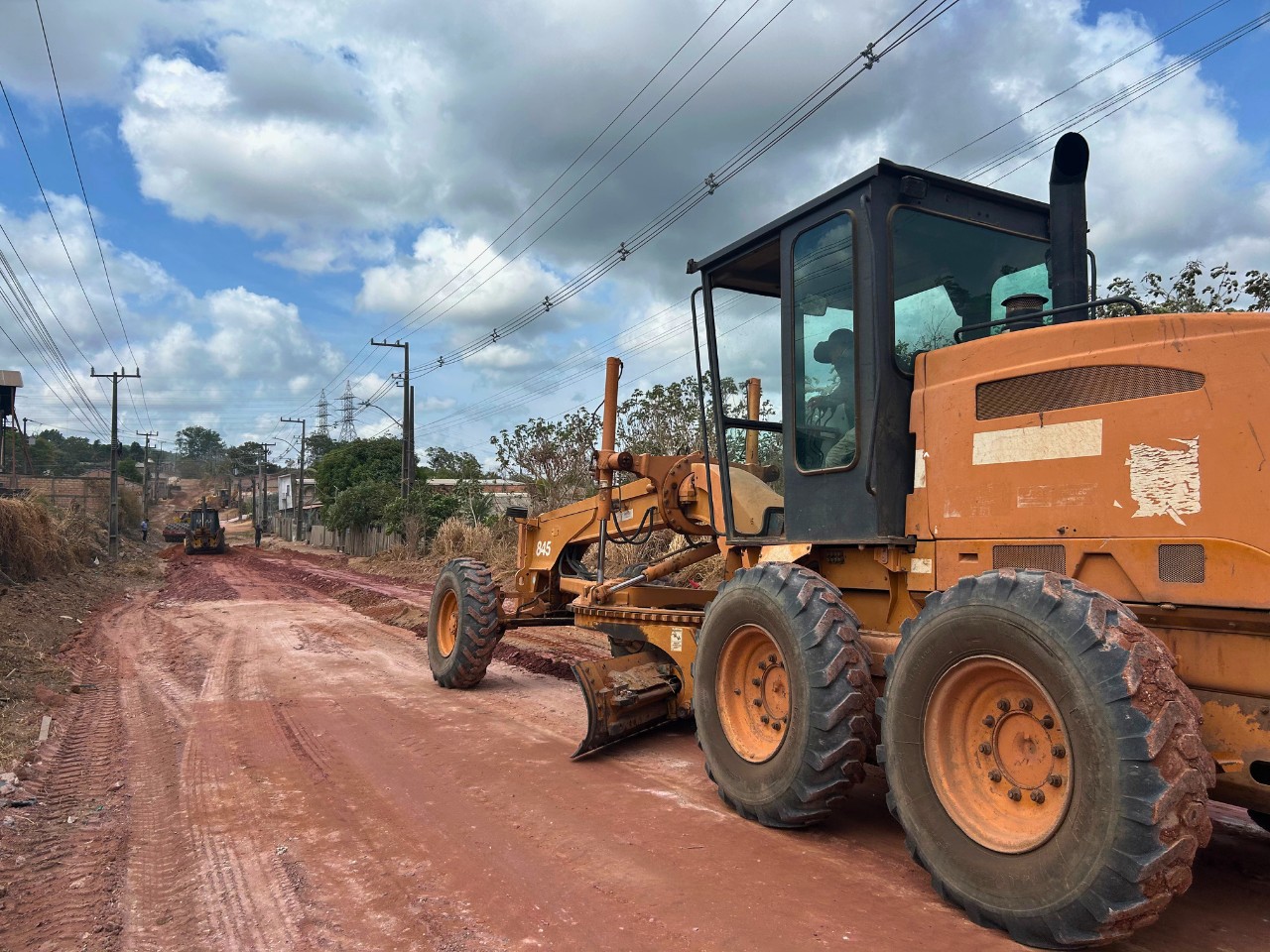 Imagem da notícia: Prefeitura mantém serviços de manutenção e melhoria da infraestrutura urbana em Santarém