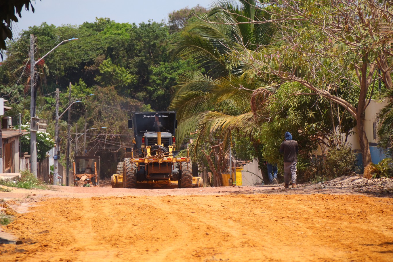 Imagem da notícia: Puxirum avança com serviços de terraplenagem nos bairros Urumari, Conquista e Ipanema