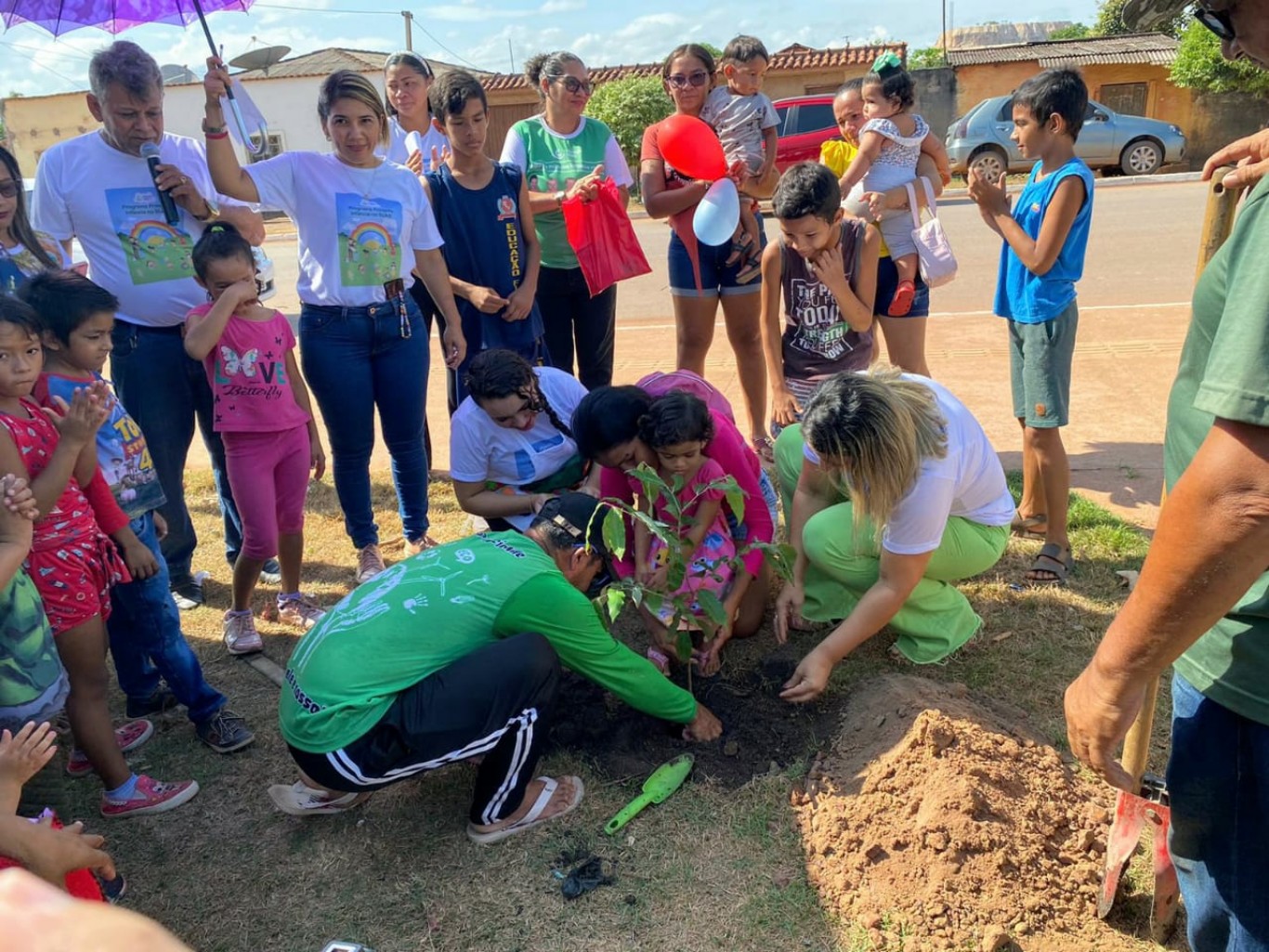 Programa Criança Feliz realiza Projeto Semeando o Amanhã na praça do Santarenzinho