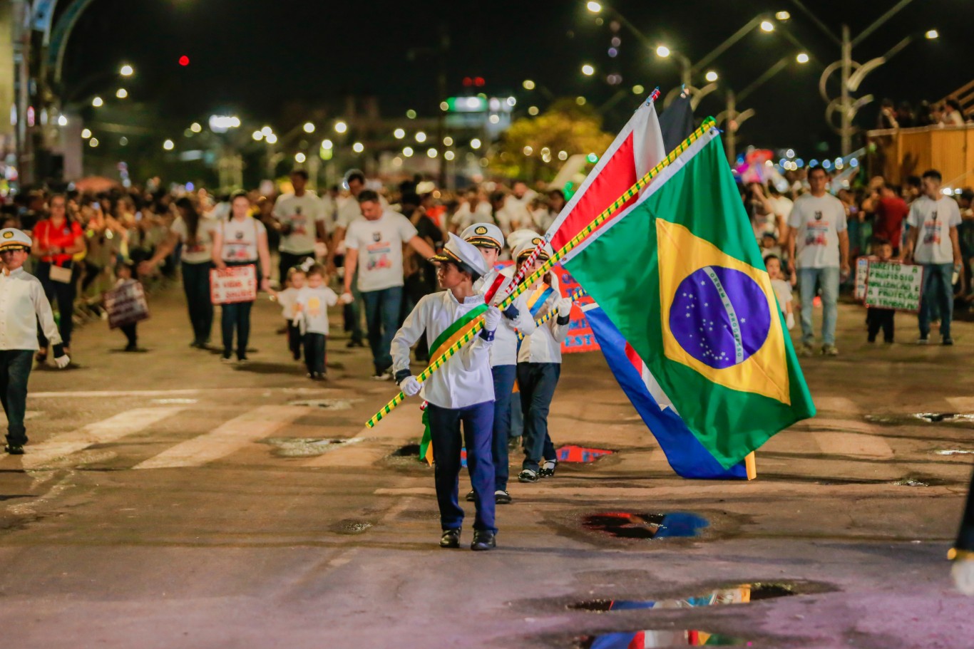 Semana da Pátria 2023: 22 escolas e instituições participam do desfile noturno da segunda-feira, 04