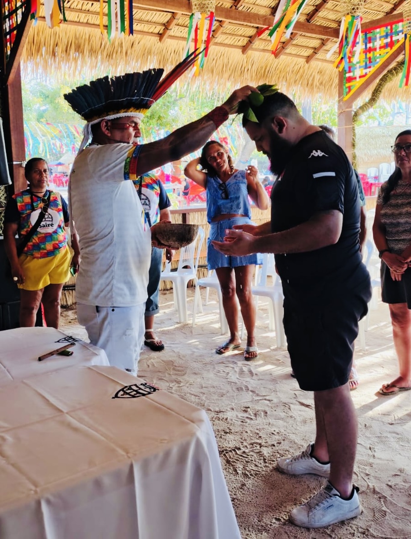 Roteiro turístico-cultural do Sairé atrai visitantes e apresenta símbolos e história da celebração