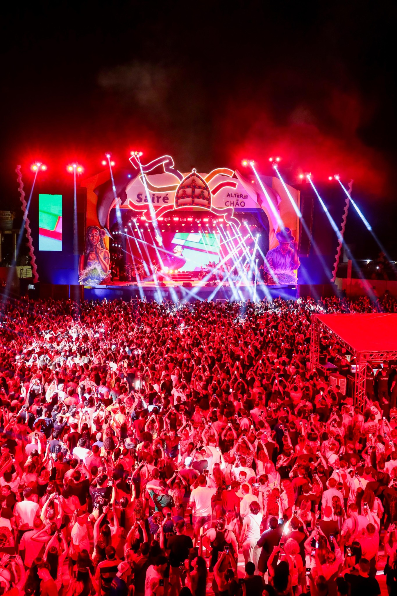 Sairé 2025 tem fim de semana agitado com shows nacionais em Alter do Chão