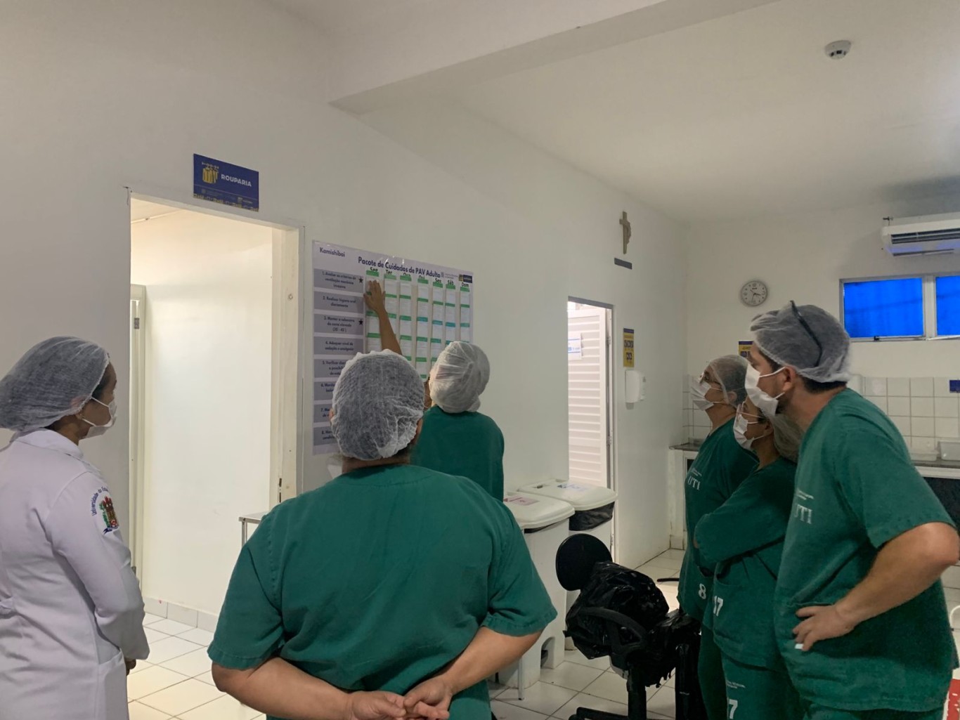 HMS implanta ferramenta Kamishibai na UTI para reforçar a prevenção de infecções respiratórias
