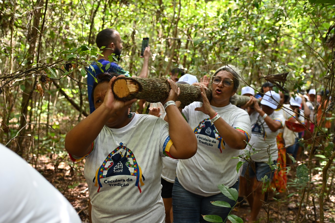Imagem de Ritual da Busca dos Mastros marca pedido de bênçãos para o Sairé 2025