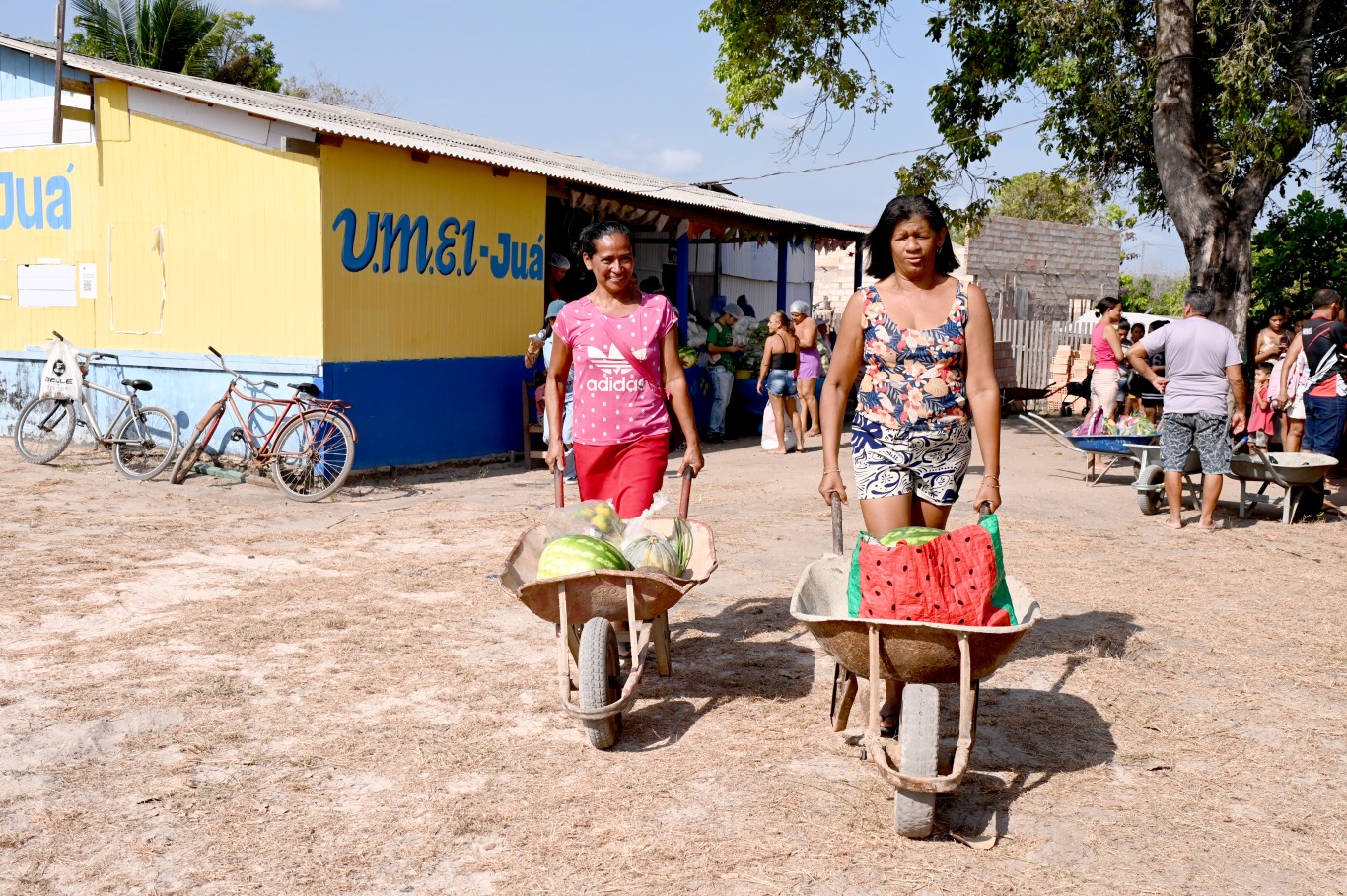 Prefeitura de Santarém entrega de aproximadamente 19 toneladas de alimentos para 600 famílias do bairro Vista Alegre do Juá