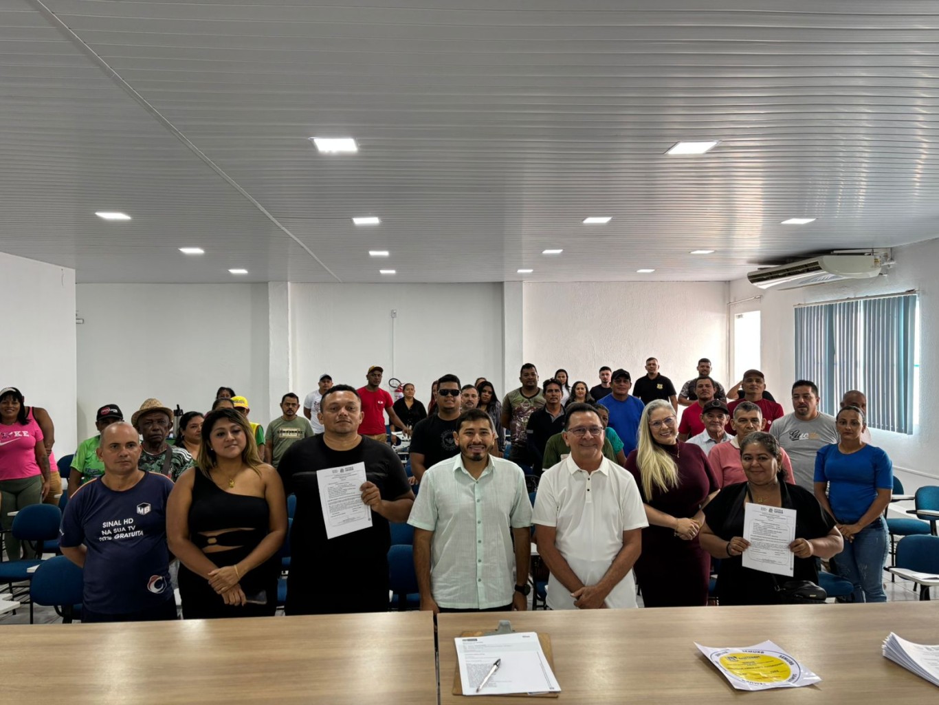 Prefeitura entrega permissões de funcionamento a ambulantes 