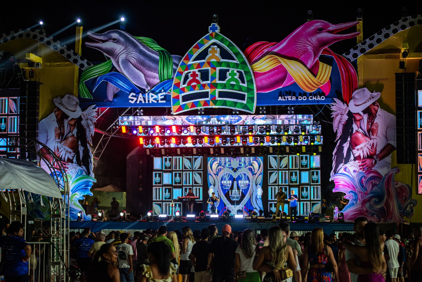 Imagem da notícia: Primeira noite do Sairé 2026 celebra tradição, dança e cultura em Alter do Chão