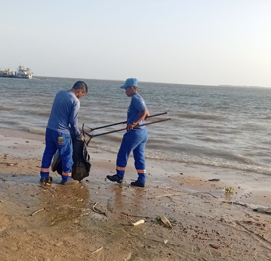 Imagem da notícia: Prefeitura reforça limpeza das praias e da orla em frente à cidade