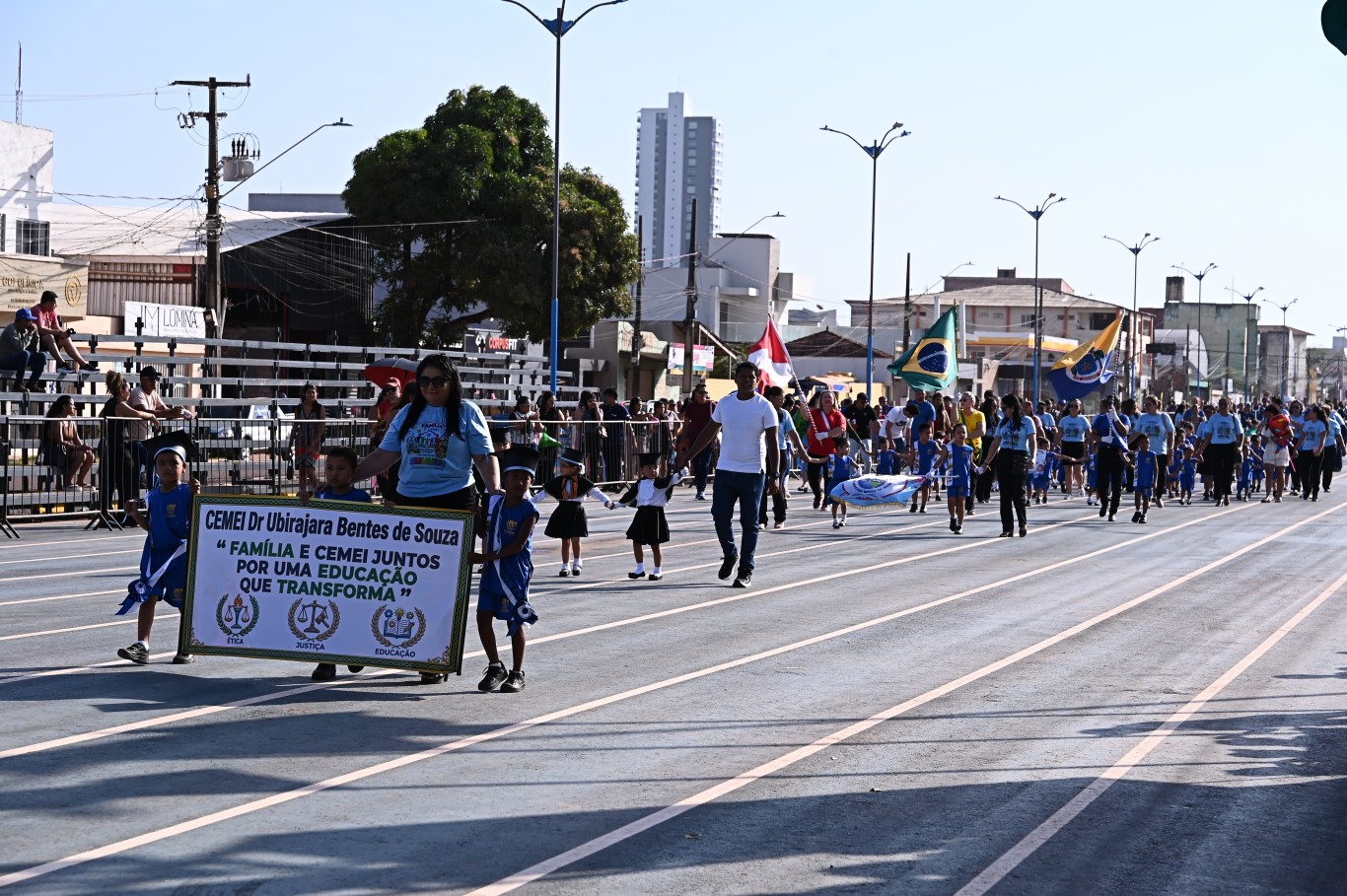Imagem da notícia: Com tema ‘Família e Escola: presença que apoia, força que transforma’ inicia a Semana da Pátria 2026