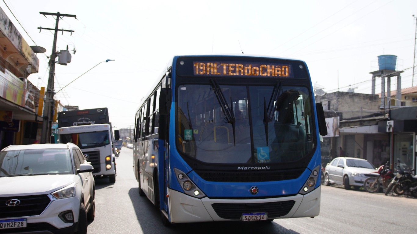 Imagem da notícia: Prefeitura amplia operação de ônibus para atender à demanda durante o Sairé 2026