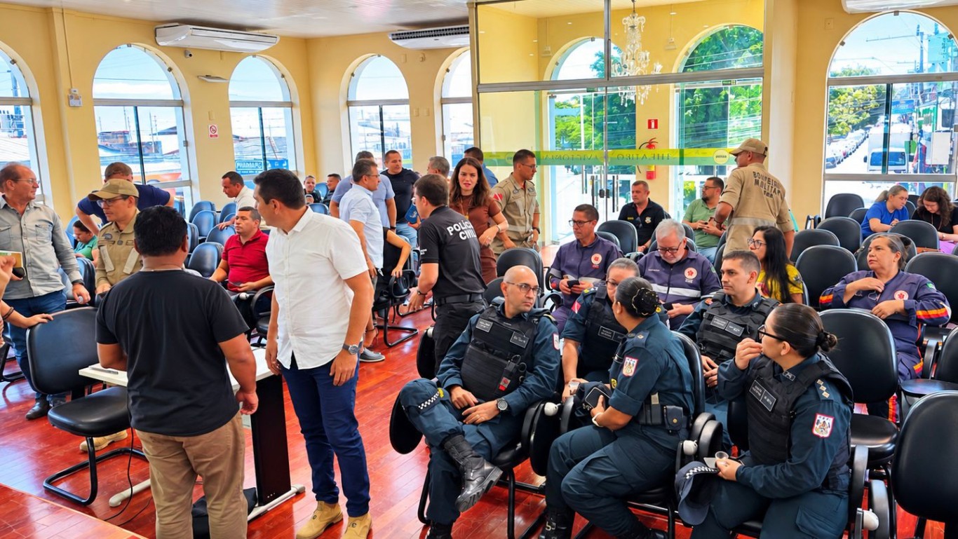 Imagem da notícia: Prefeitura e Órgãos de Segurança participam de reunião para discutir ações de segurança durante o Sairé 2026
