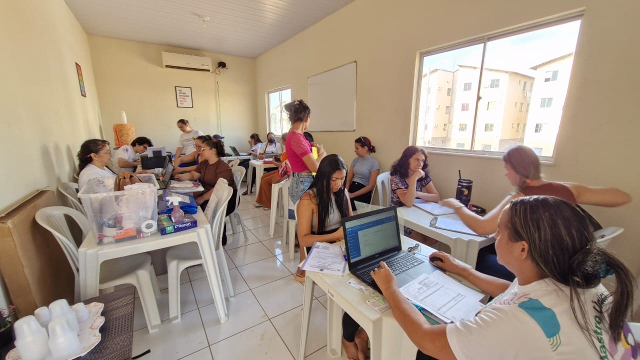 Prefeitura leva serviços socioassistenciais às famílias do Residencial Moaçara