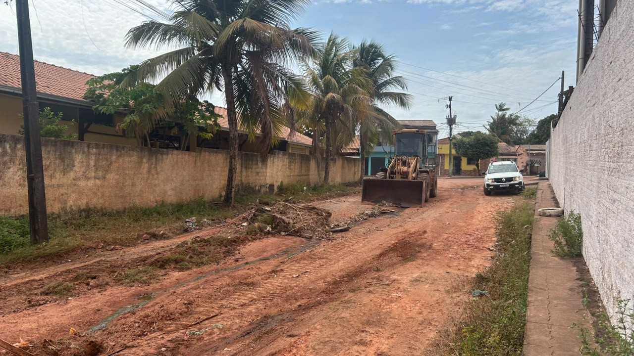 Imagem da notícia: Matinha, Uruará e Alvorada recebem serviços de infraestrutura para melhoria do tráfego e acesso às vias