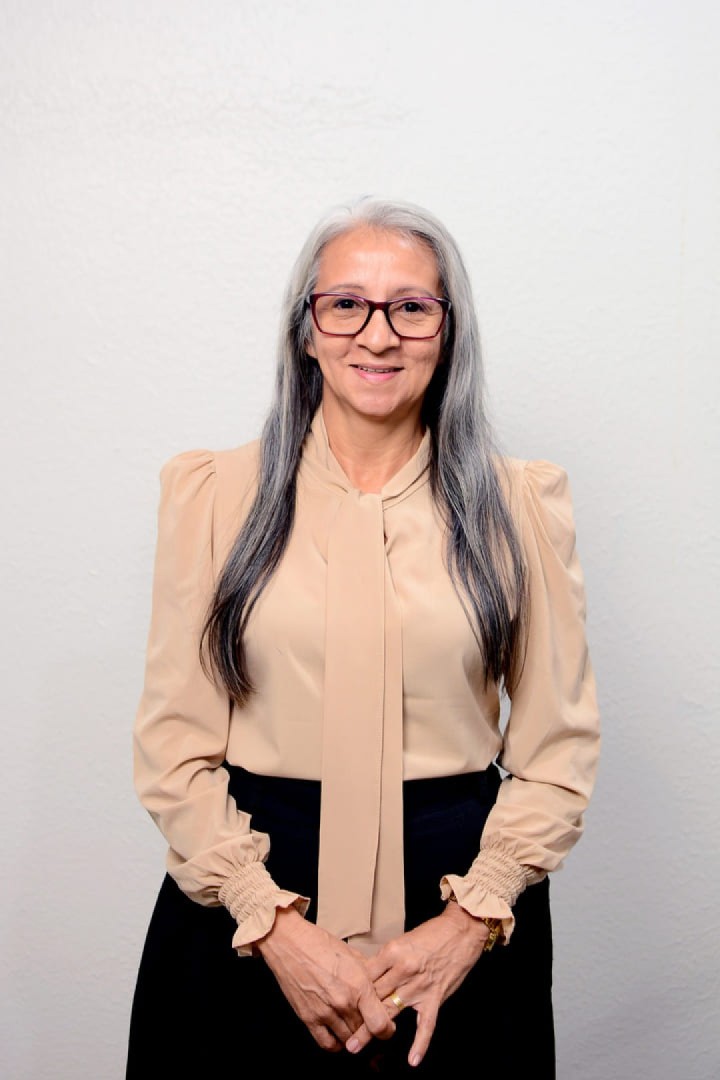 Elis Silvia Rebelo Freitas